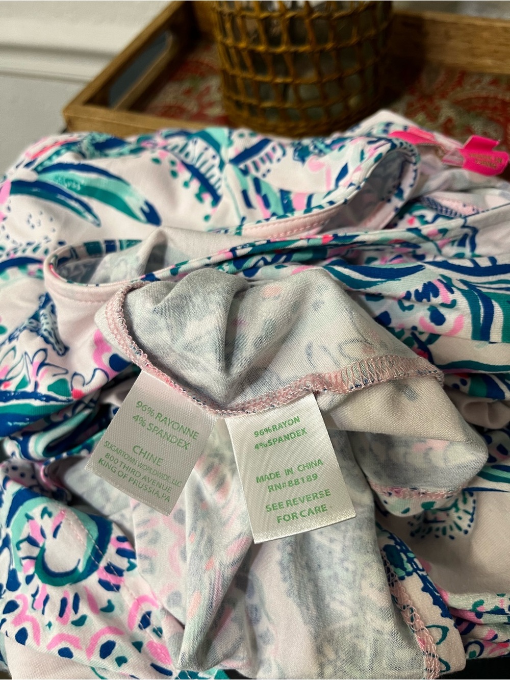 Lilly Pulitzer White Romper with Pink & Teal Paisley 2019 Medium - Picture 13 of 14